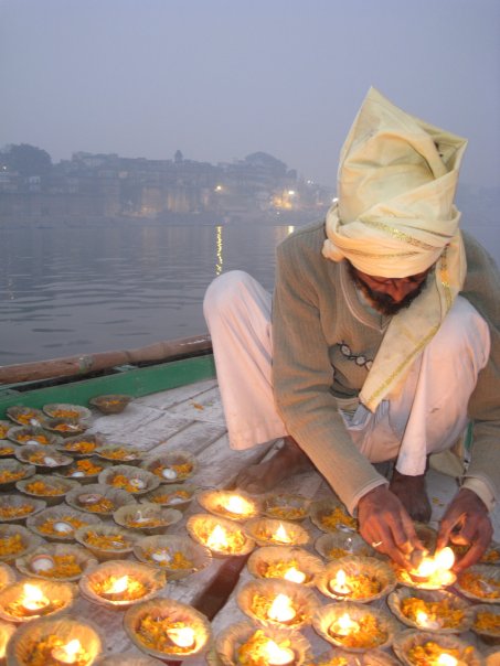 Sunset boat Varanasi@0 Travel Info